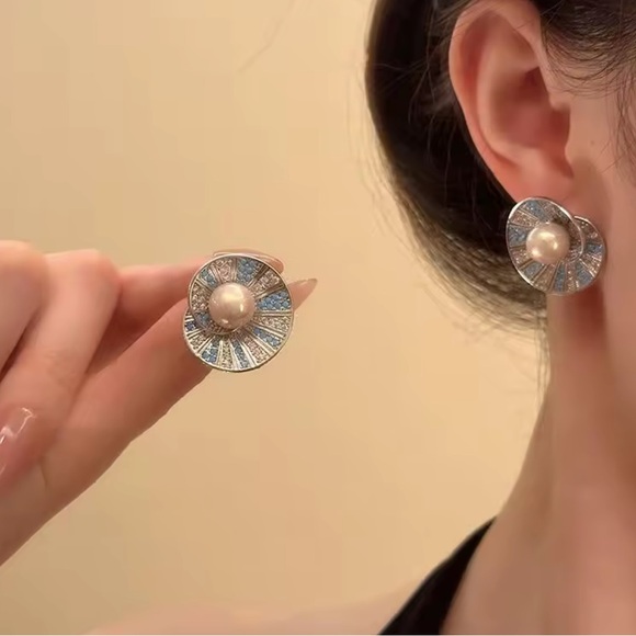 Round Pearl Statement Earrings with Blue Stones - Picture 5 of 6